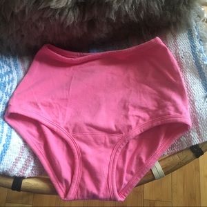 ARQ high waist comfort underwear bubblegum color